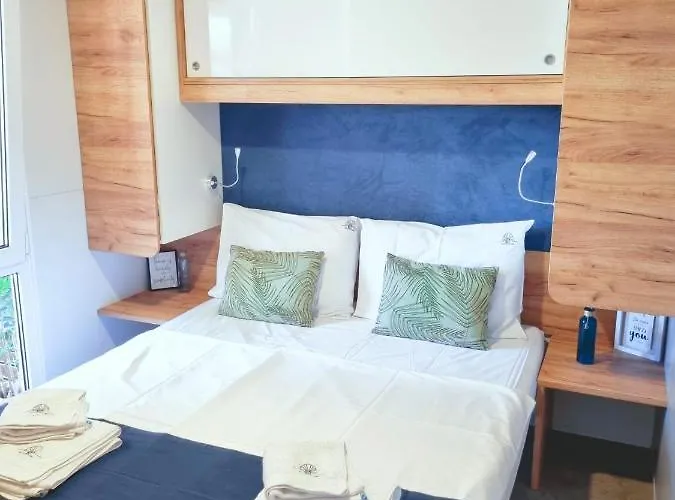 Kamp Sweet - Complet Biograd Na Moru